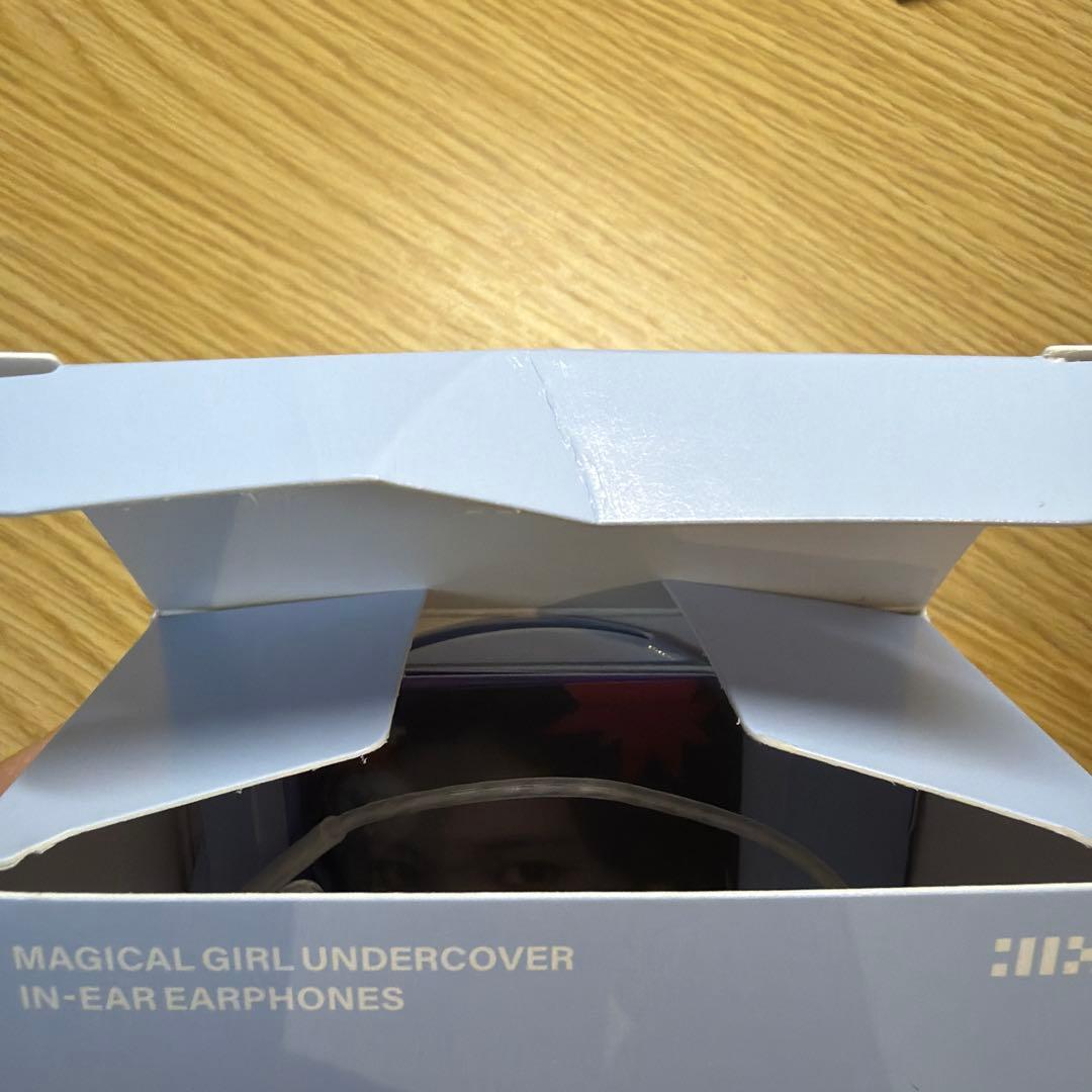 ILLIT アイリット BOMBイヤモニ風イヤホン