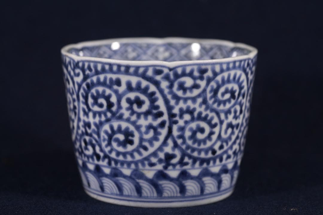 102　古伊万里染付大振太蛸唐草図蕎麦猪口　無傷美品　江戸中期