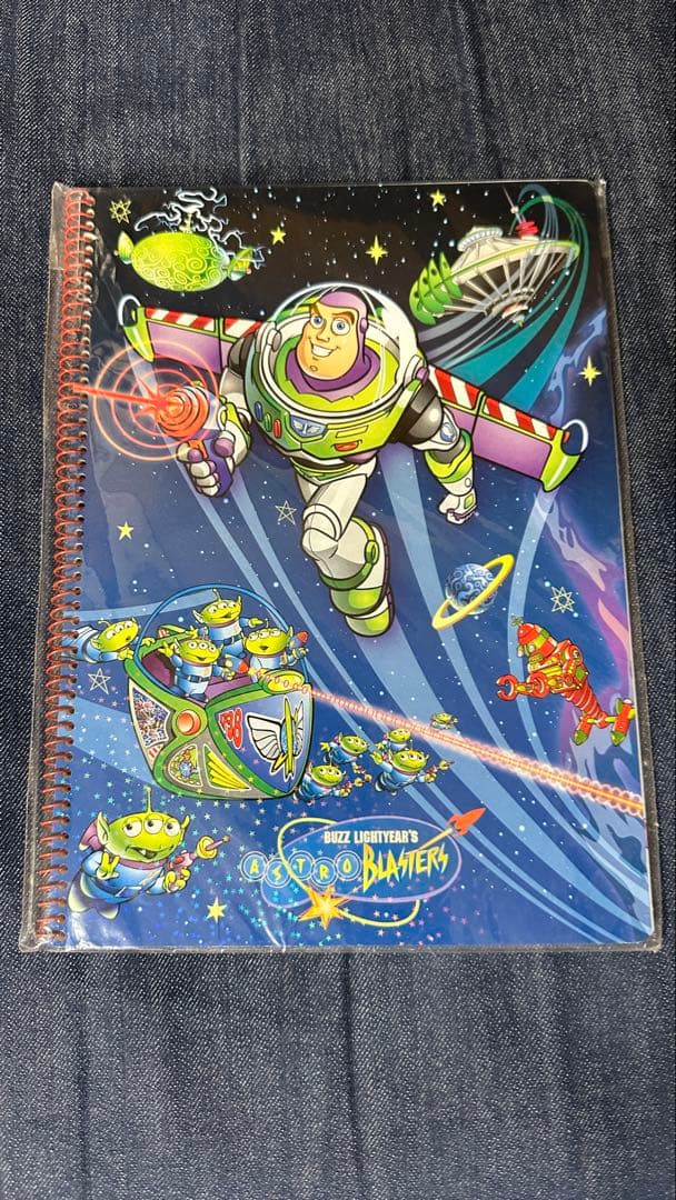 disney 限定 バズライトイヤーのアストロブラスター　ノート 激レア
