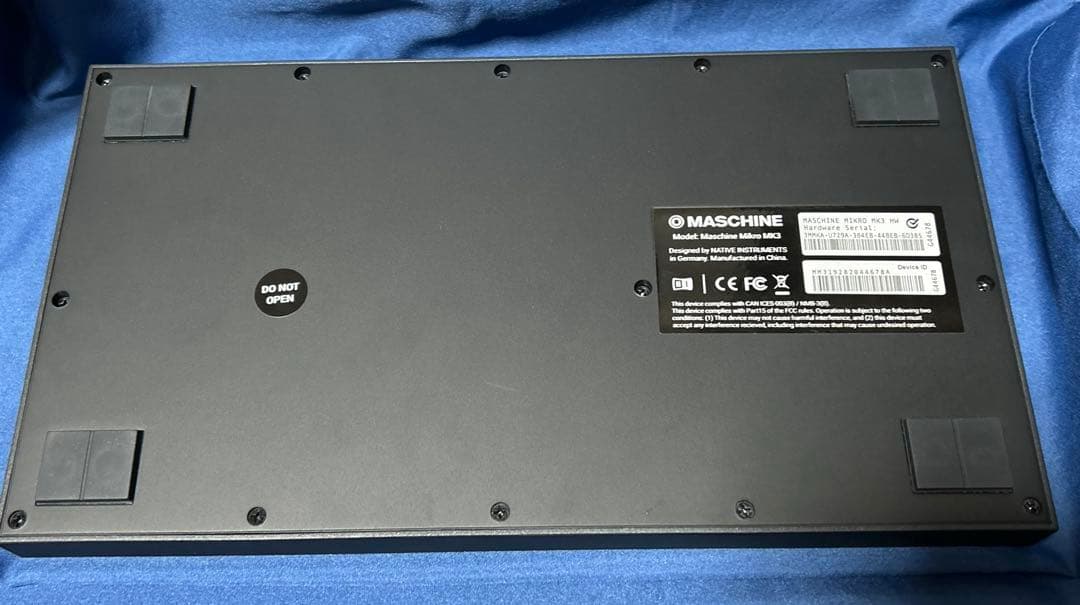 MASCHINE MIKRO MK3 本体のみ