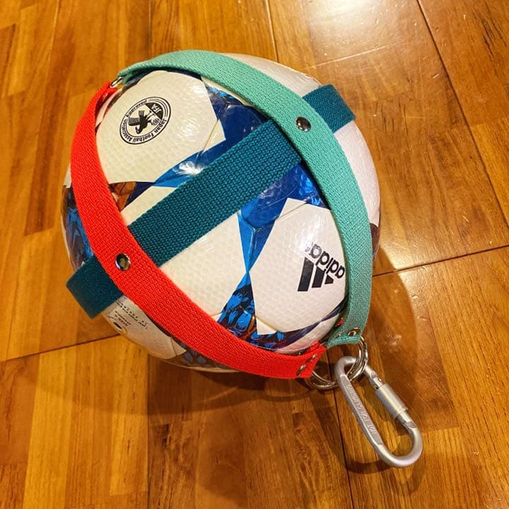 ハンドメイド ボールホルダー サッカーボール入れ 収納 上部リング使用