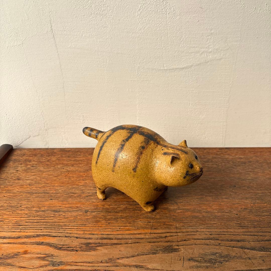 陶芸 太った茶色の虎猫 トラ猫 作家物 短尾 ぼんぼりシッポ 在銘