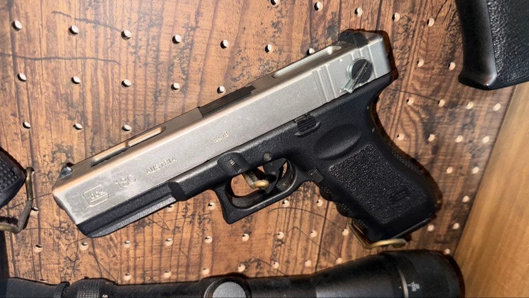 東京マルイ　グロック18cシルバー バッテリー　充電器　マガジン付