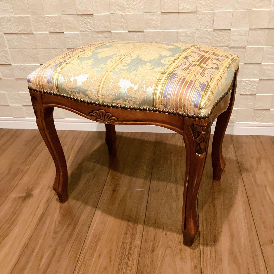 ヨーロピアン調 猫脚スツール ヴィンテージ クラシック 彫刻 木製 鋲打ち 椅子