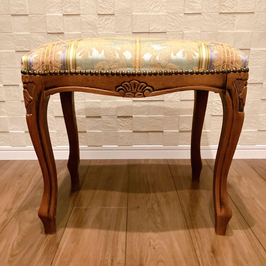 ヨーロピアン調 猫脚スツール ヴィンテージ クラシック 彫刻 木製 鋲打ち 椅子