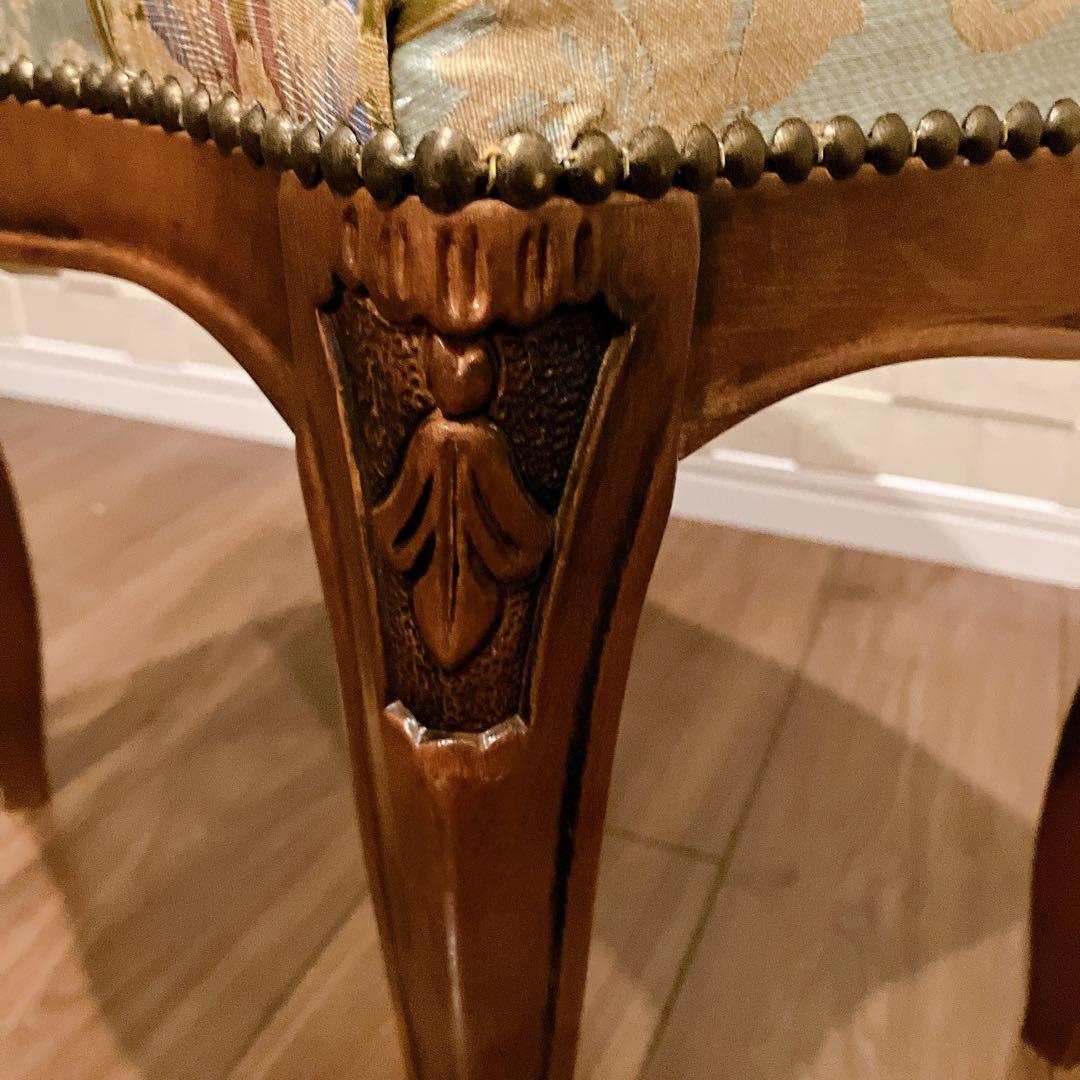 ヨーロピアン調 猫脚スツール ヴィンテージ クラシック 彫刻 木製 鋲打ち 椅子