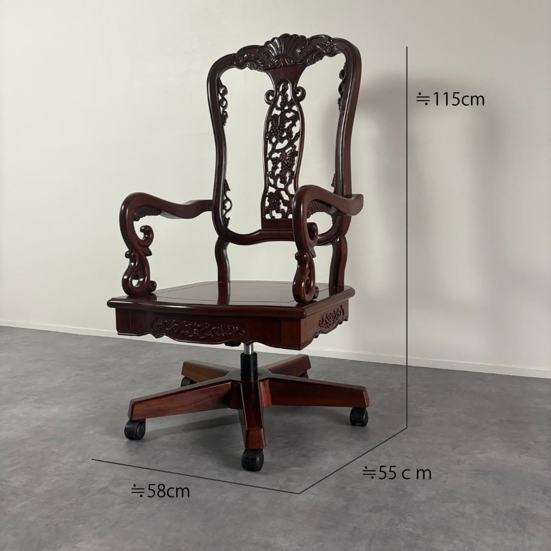 キャスター付き アンティーク調　透かし彫り チェア
