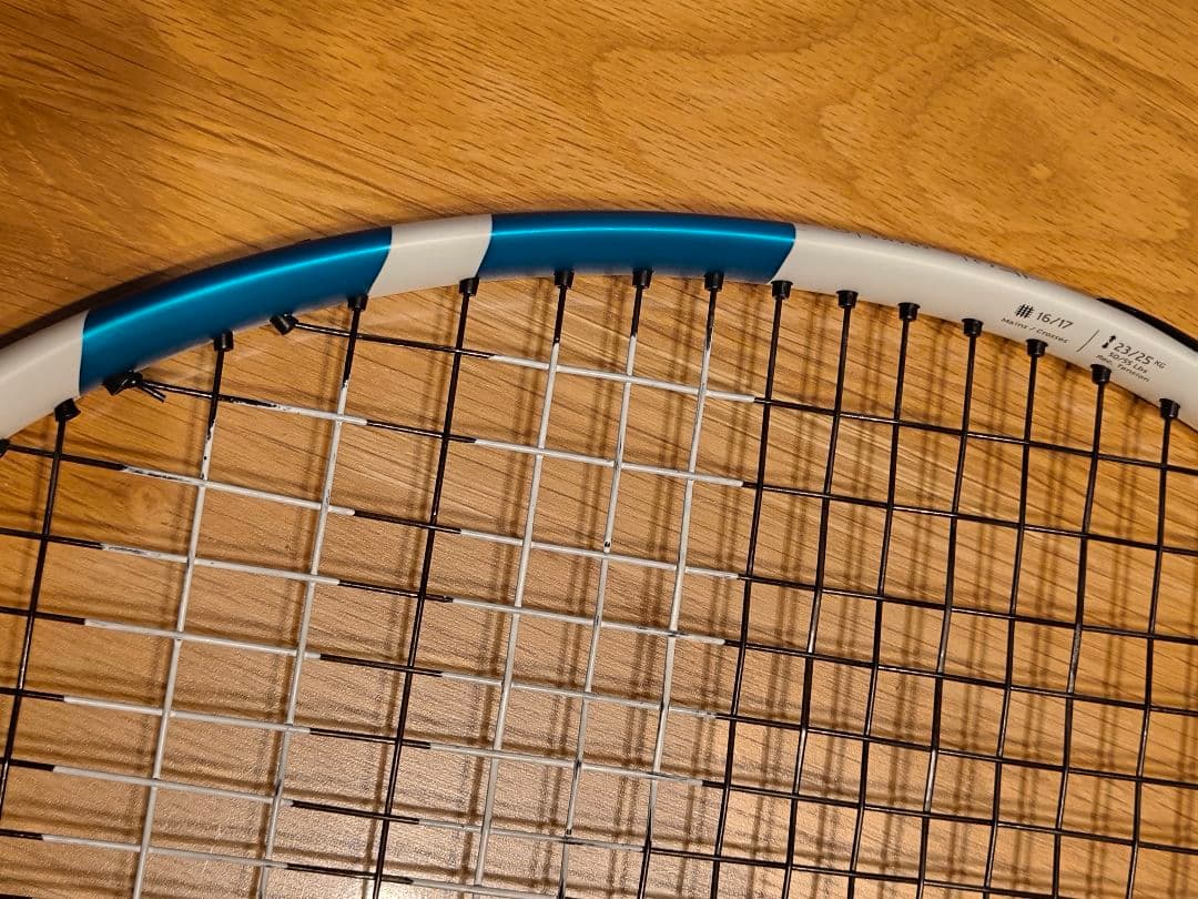 美品 バボラ テニスラケット Evo Drive Lite