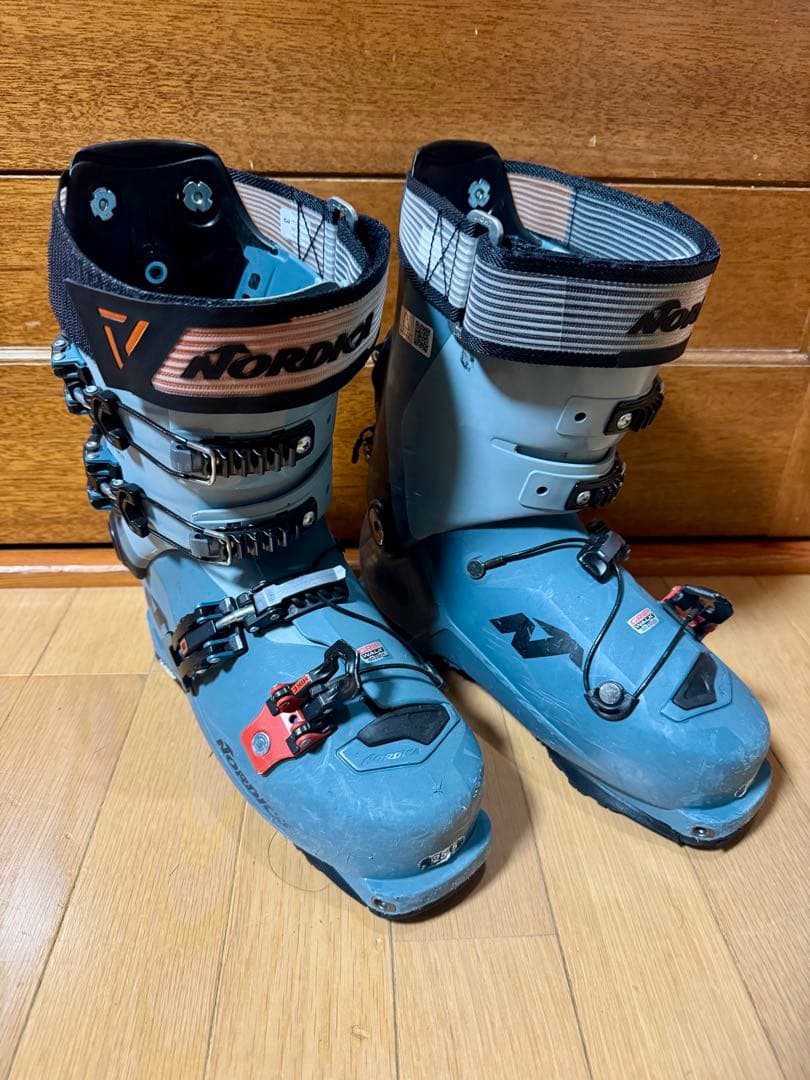 ★NORDICA最新スキーブーツ★UNLIMITED 130LT★