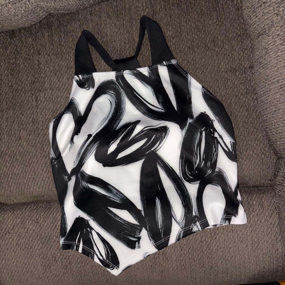 ハートプリントホルターネックブラトップ　Ｓサイズ　sukala ラバ　ヨガ