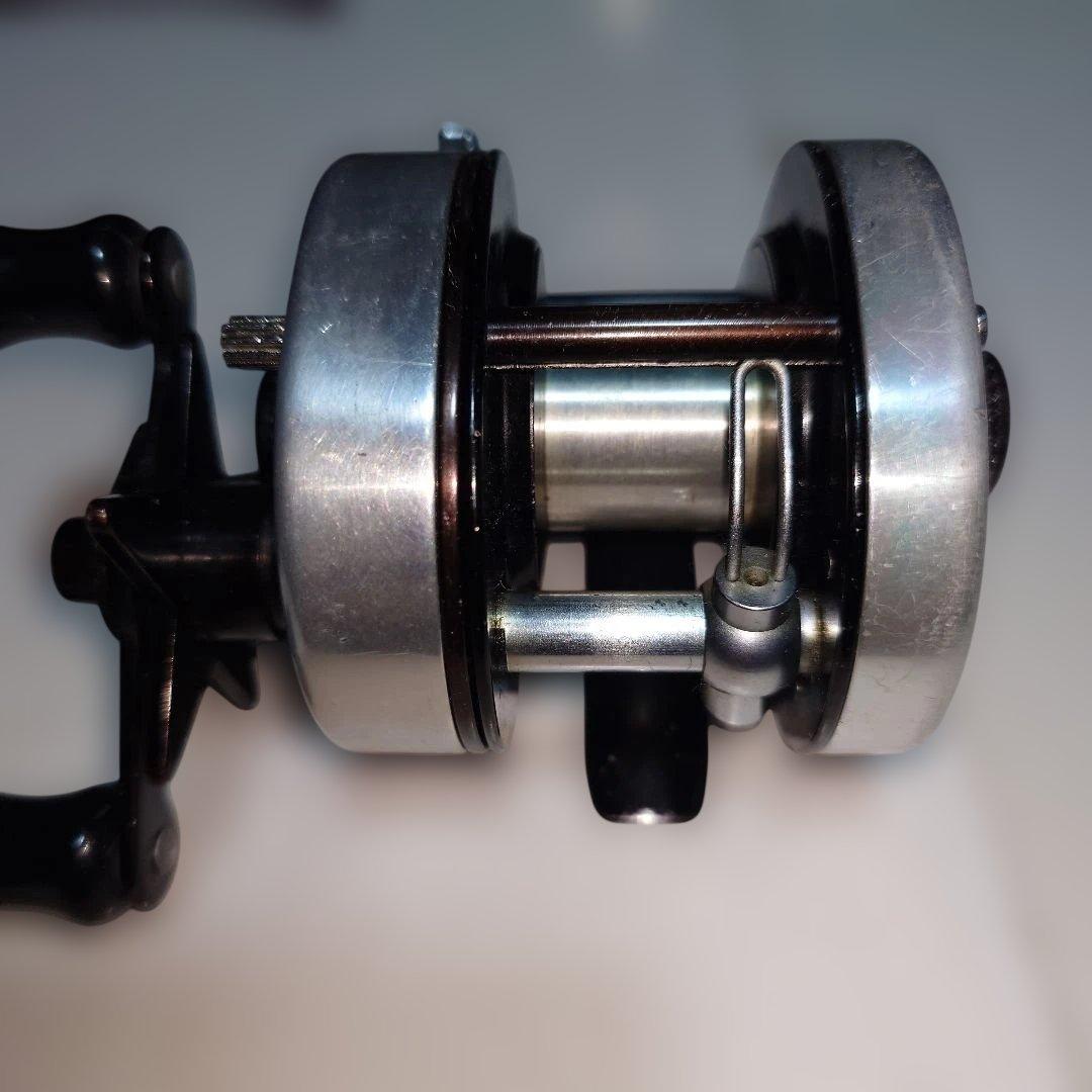 Pflueger フルーガー 2600 ベイトリール