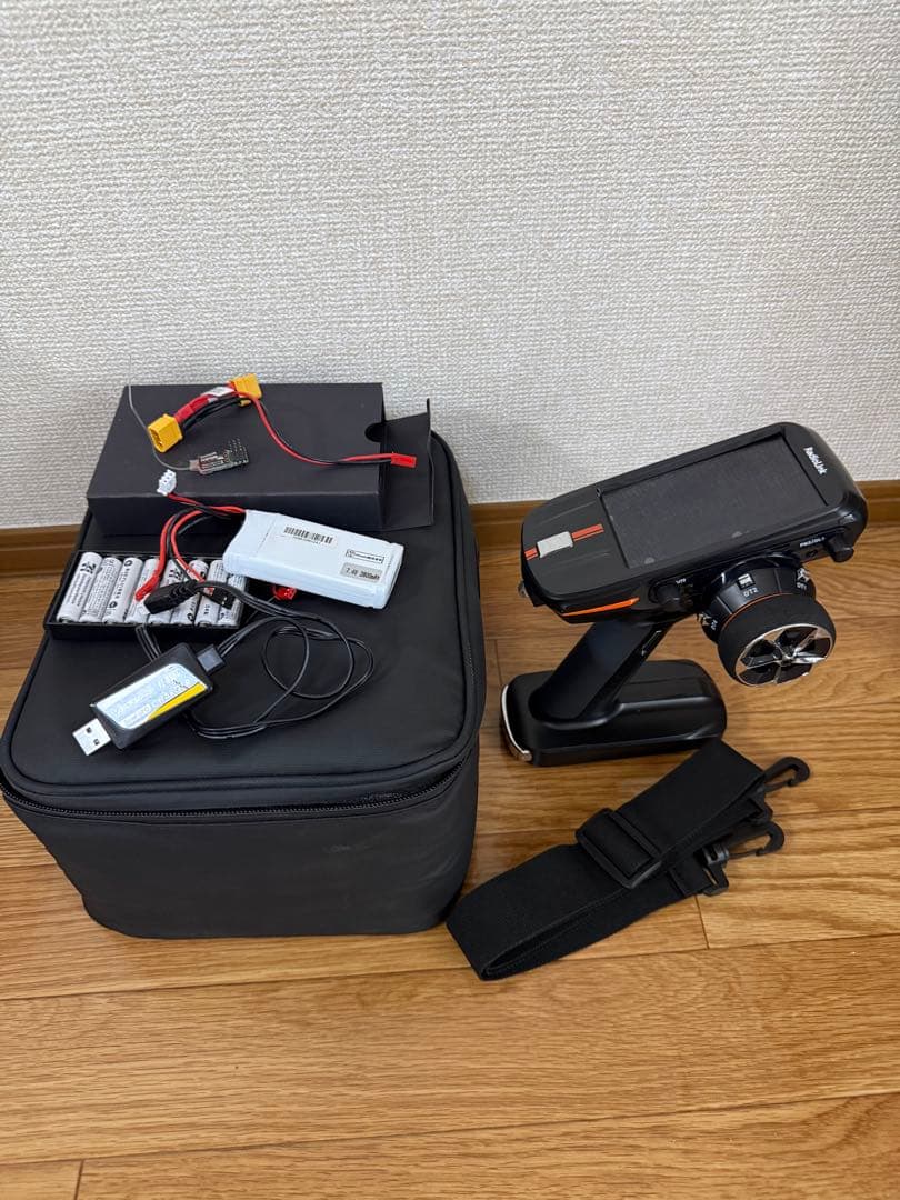 RadioLink RC8X 送信機、受信機、バッテリーセット