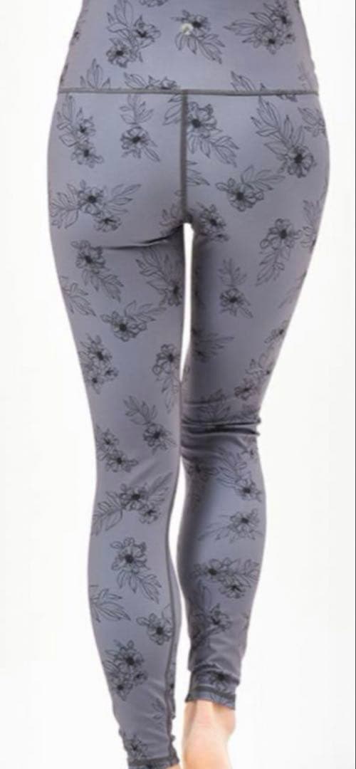 【新品　未使用　未開封】SUKALA フラワープリントレギンス　サイズM