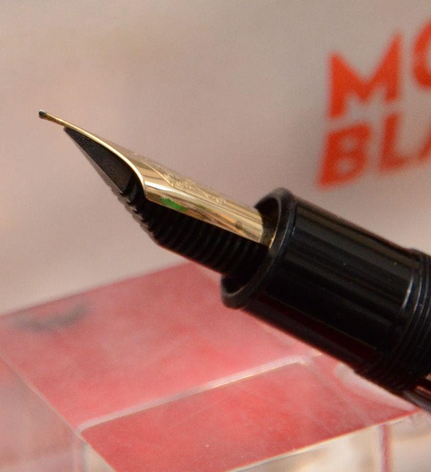 モンブラン149万年筆14C中金 エボナイト芯スチールケース付 細字EF 超美品