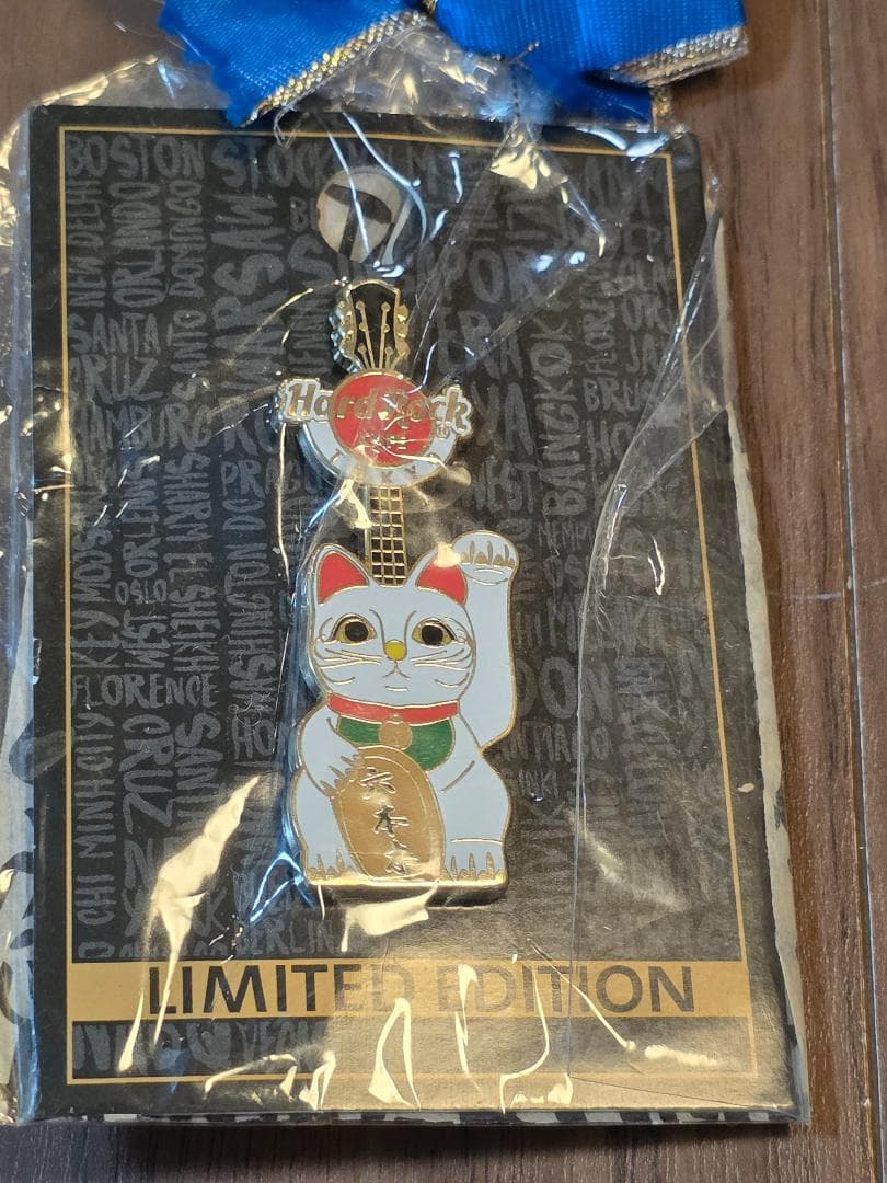 ハードロックカフェ 六本木 Lucky Cat Guitar Pin ピン