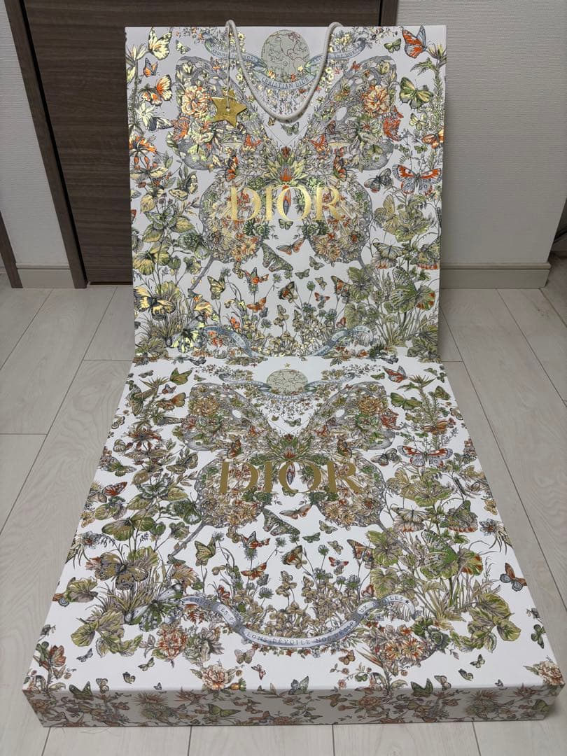 DIOR クリスマス　ホリデー限定　ショッパー　クリスマスボックス