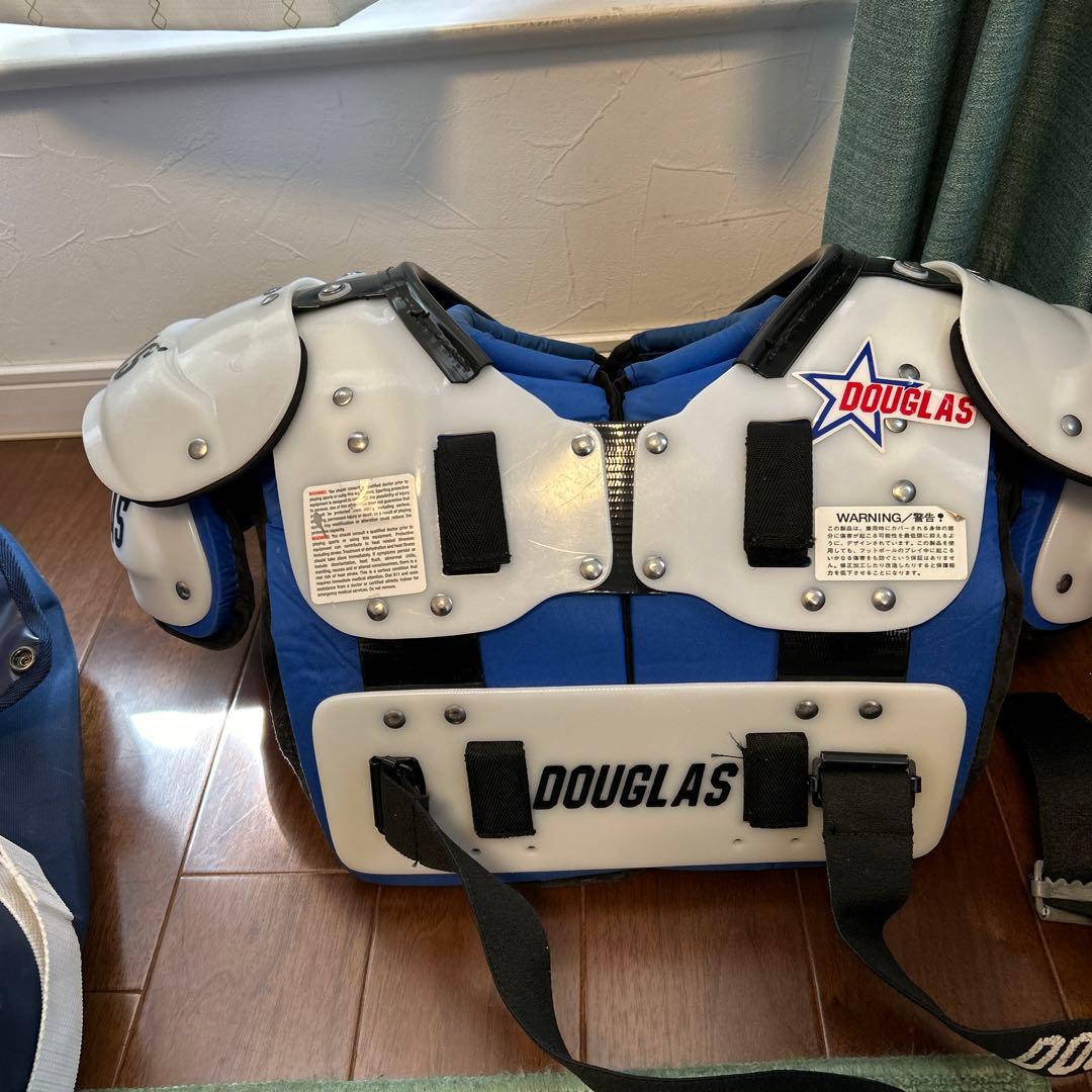 DOUGLAS QB1K XS ショルダーパッドとRiddell ヘルメット