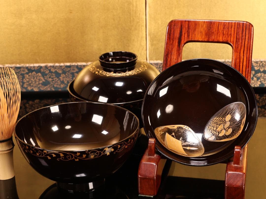 BK424　時代輪島塗　図替り　貝尽くし図金蒔絵　吸物椀　二客　木製　懐石 菓子