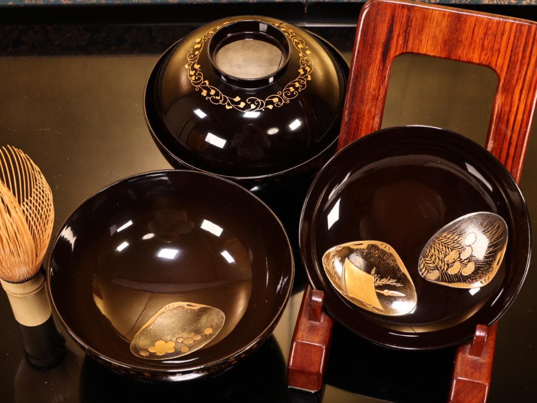 BK424　時代輪島塗　図替り　貝尽くし図金蒔絵　吸物椀　二客　木製　懐石 菓子