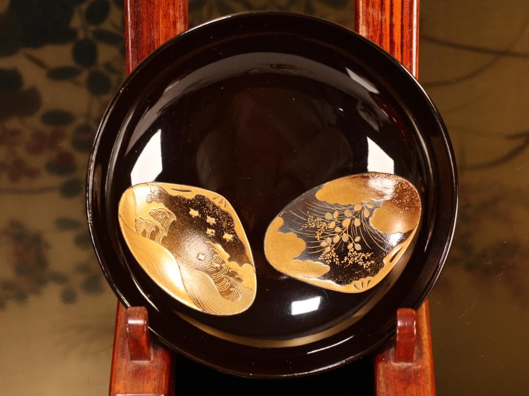 BK424　時代輪島塗　図替り　貝尽くし図金蒔絵　吸物椀　二客　木製　懐石 菓子