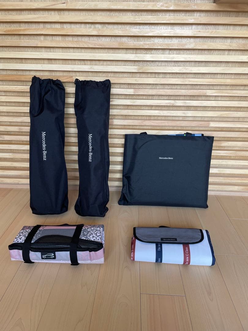 【最終価格】メルセデスベンツ折りたたみチェア2脚とレジャーシート1枚とおまけ付き