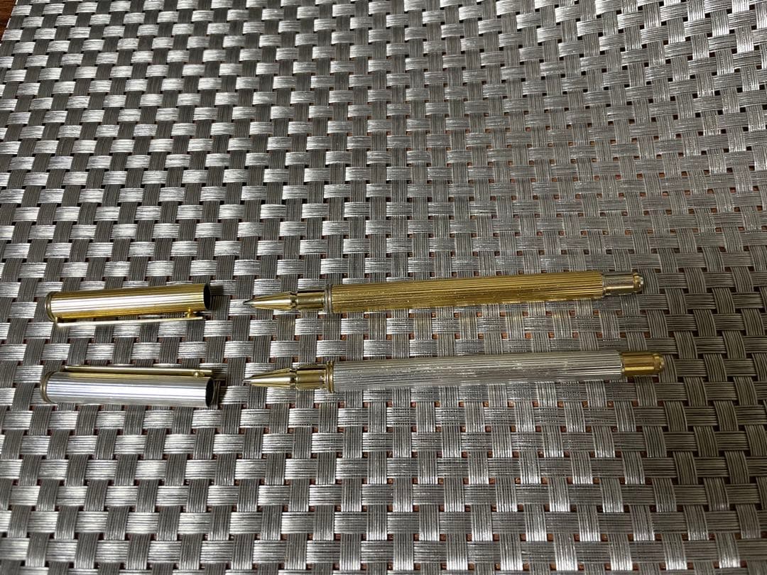 メルセデスベンツ◆高級ボールペン　ゴールド　シルバー　Mercedes Benz