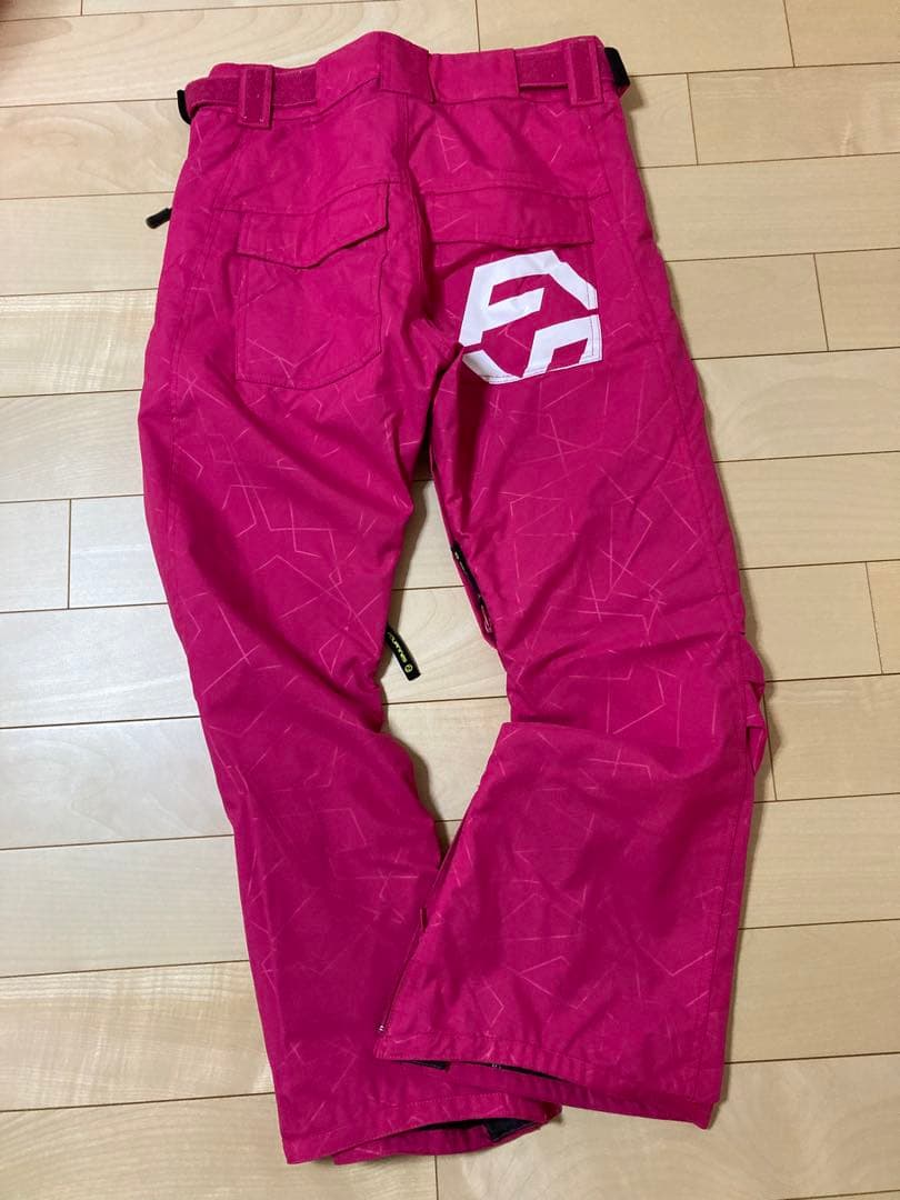 美品☆フォーナイン☆スノボウェア
