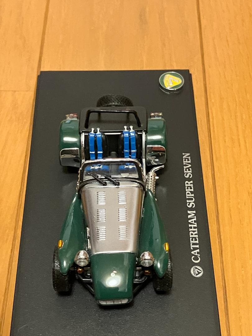 ミニカー Vanguards Gold Caterham Super Seven 1/43