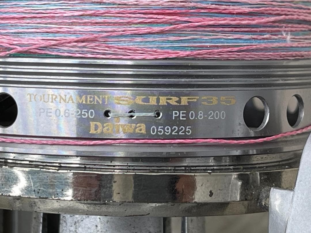 ダイワ トーナメントサーフ 35 スピニングリール TOURNAMENT