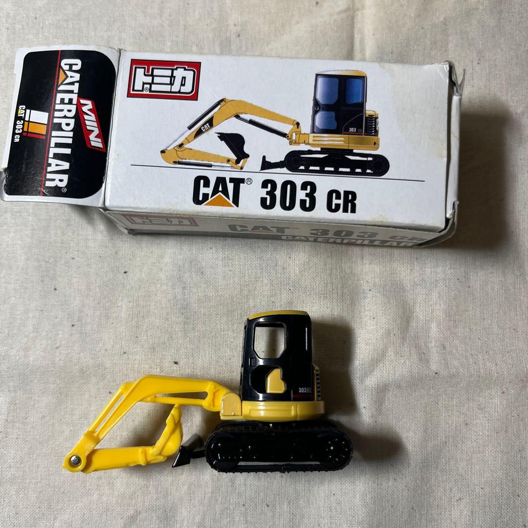 トミカ CAT 303 CR ミニカー
