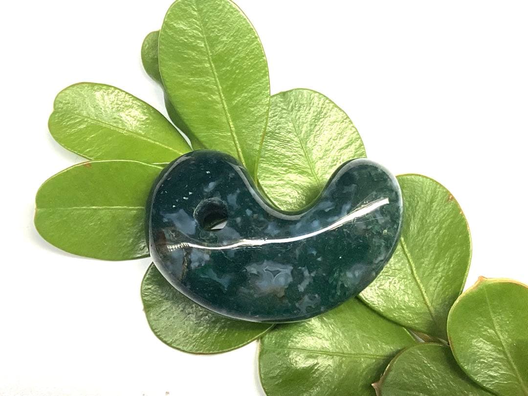 ✳最上位‼️出雲石【碧玉】勾玉　浮き草*雪輪のW文様入りのコレクション展示品お宝‼️