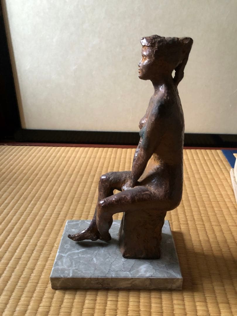 裸婦坐像　板橋一歩氏作　共箱入