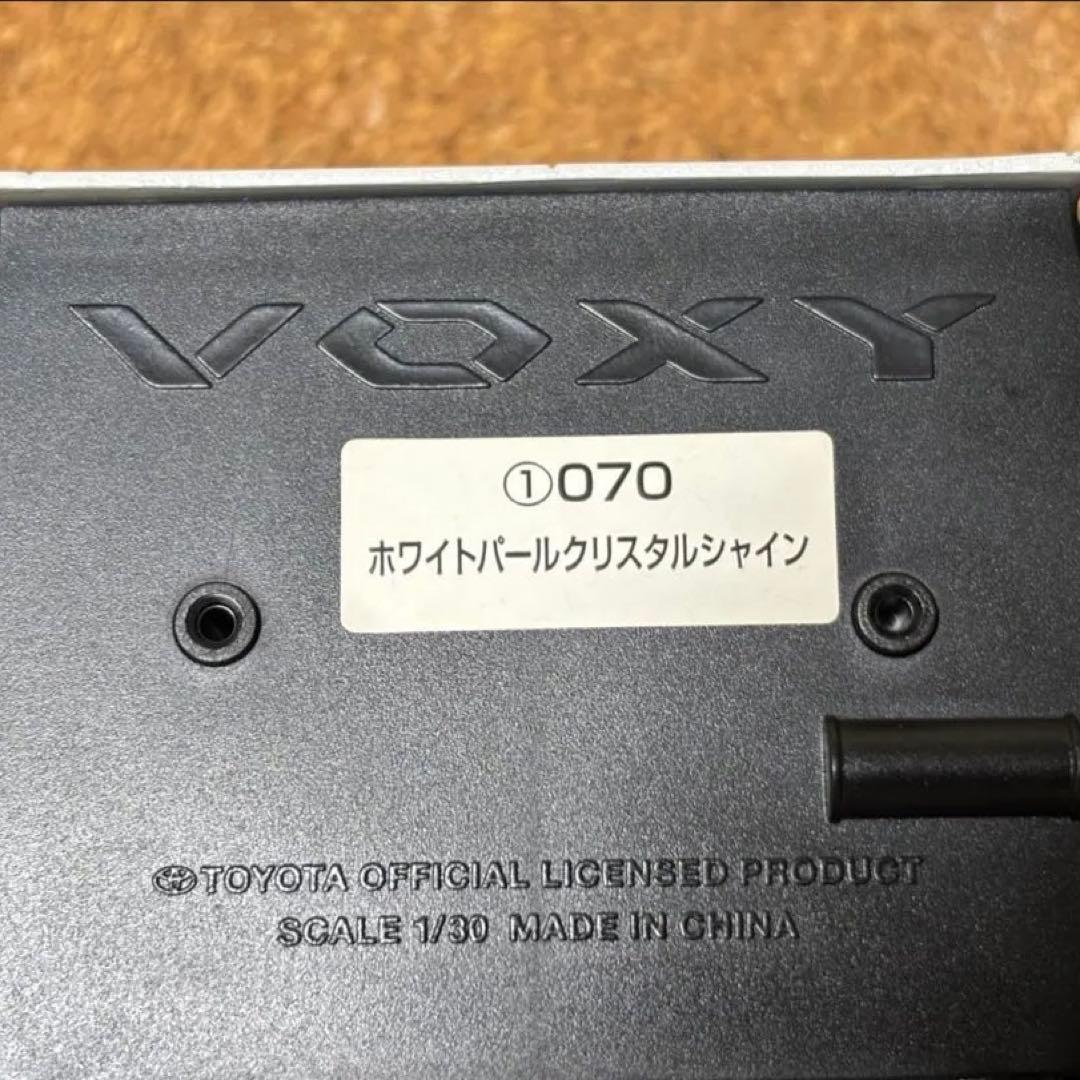 トヨタ 90ヴォクシー カラーサンプル ホワイト(セール中)