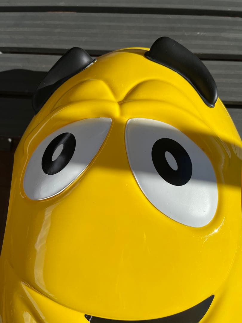 げんちゃん　 M&M's イエロー　ディスプレイ