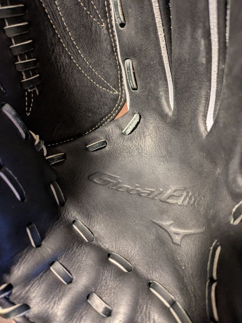 ミズノ 軟式野球グラブ右投げ投手用　グローバルエリート 11号オマケ付き