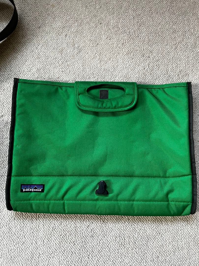 廃番 パタゴニア ハーフマス メッセンジャーバッグ 取り外し可能 PCバッグ付