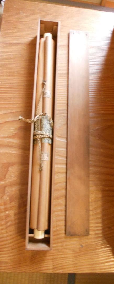 掛け軸 華風 彩色山水 絹本 希少 軸装 茶道具 掛軸 美品 です。