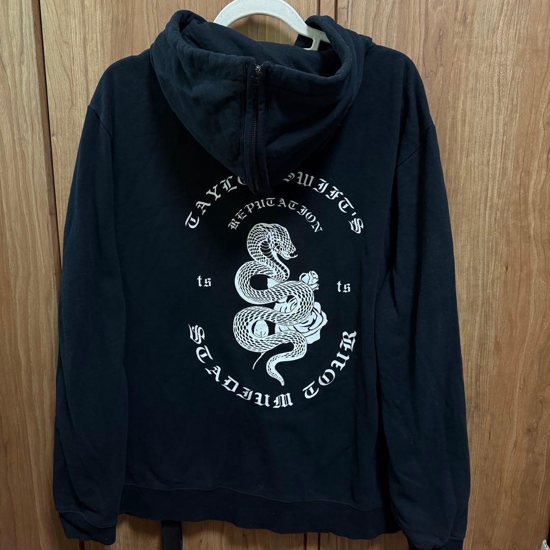 Taylor Swift reputation tour パーカー