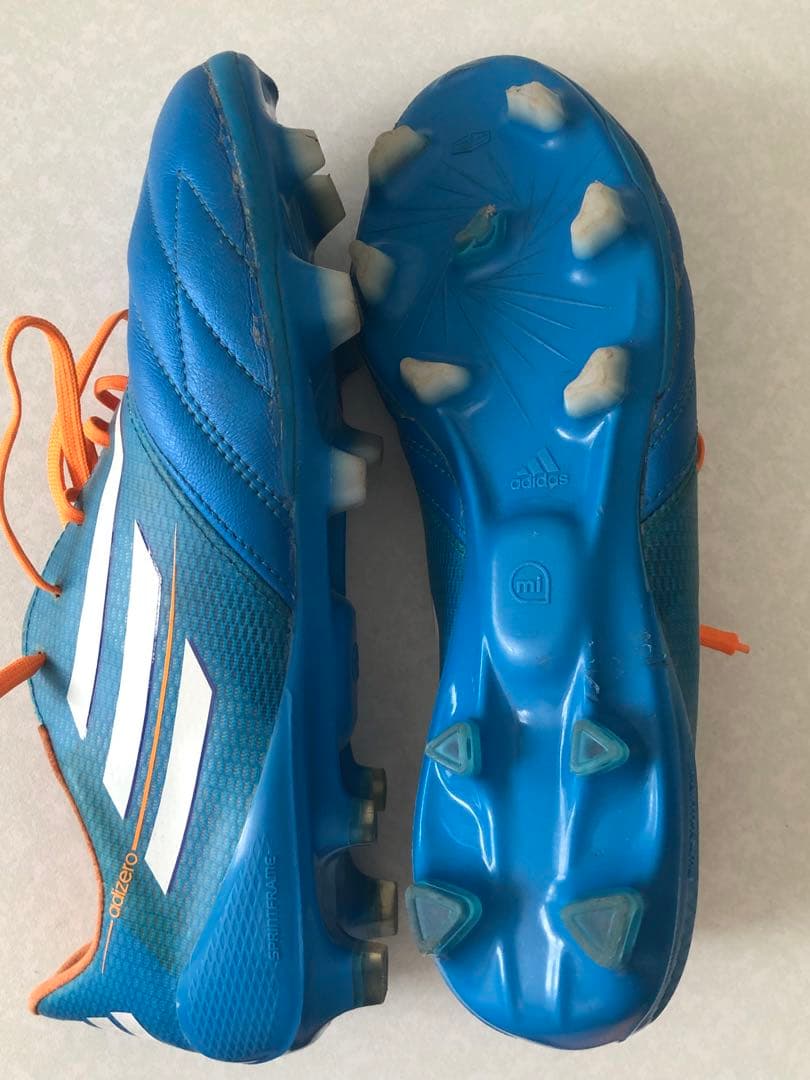 サッカースパイク　アディダス　アディゼロf50  26センチ