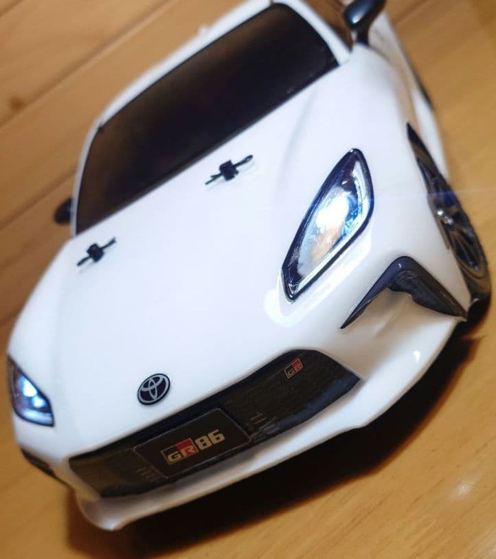 タミヤRCトヨタ白色GR86LEDライト付＆プロポ＆バッテリー充電器セット未走行