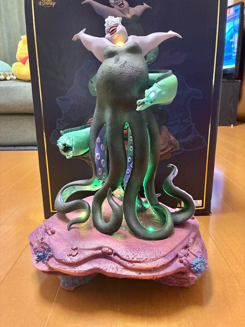 アースラ リトルマーメイド　ライトアップフィギュア ディズニーストア　限定