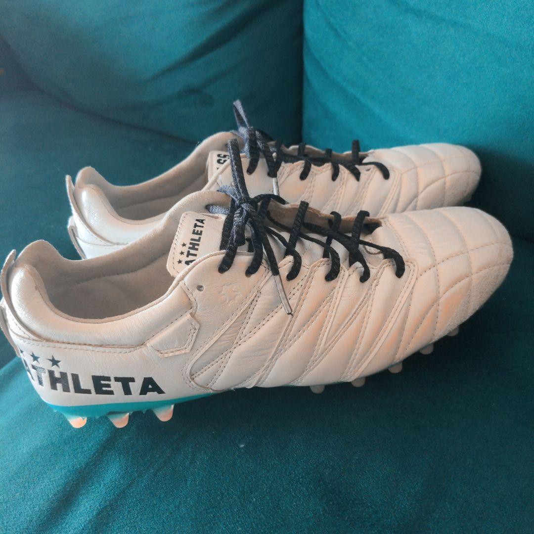 ゴ*ラ様 ATHLETA TLSS ホワイト スパイクシューズ