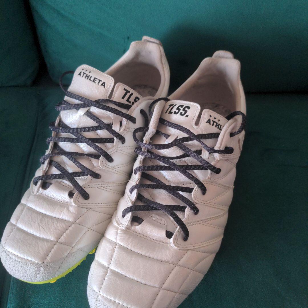ゴ*ラ様 ATHLETA TLSS ホワイト スパイクシューズ