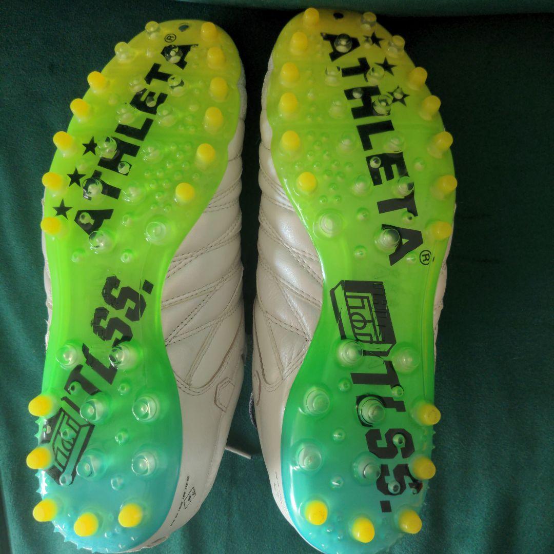 ゴ*ラ様 ATHLETA TLSS ホワイト スパイクシューズ
