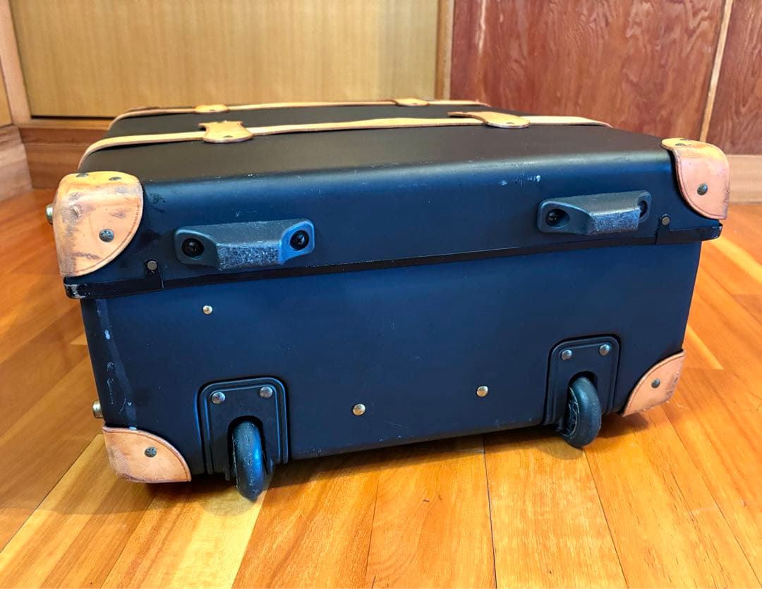 【廃盤】TRIO スーツケース/キャリーケース CLOONEY ベルト付 日本製