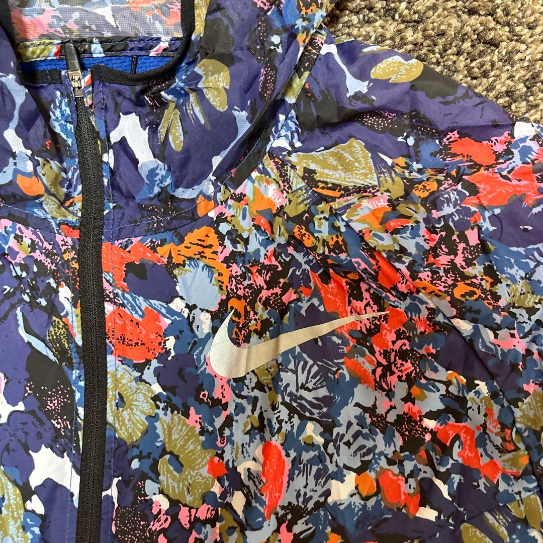 Nike 花柄 ウィンドブレーカー フード付き