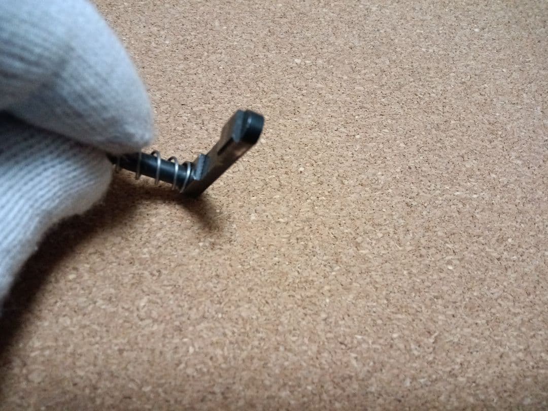 トイガン M4 Magazine Release Catch Mil-Spec