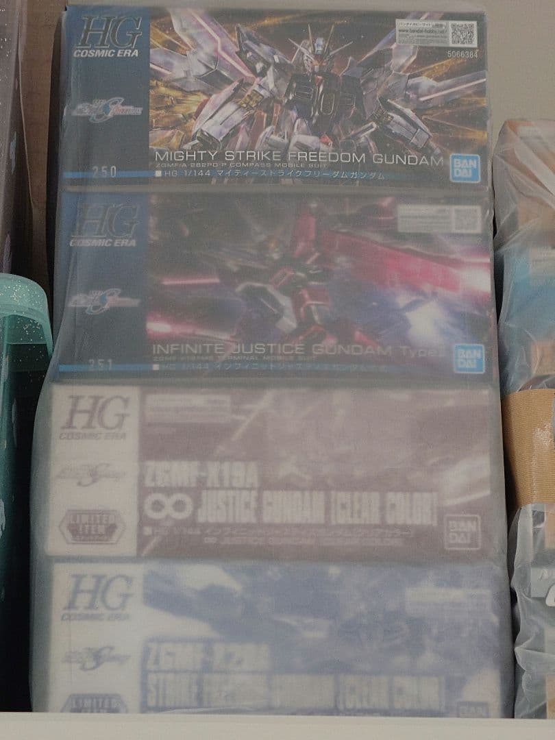 ガンプラ HG DESTINY クリアカラー＆FREEDOM 各2機ずつセット