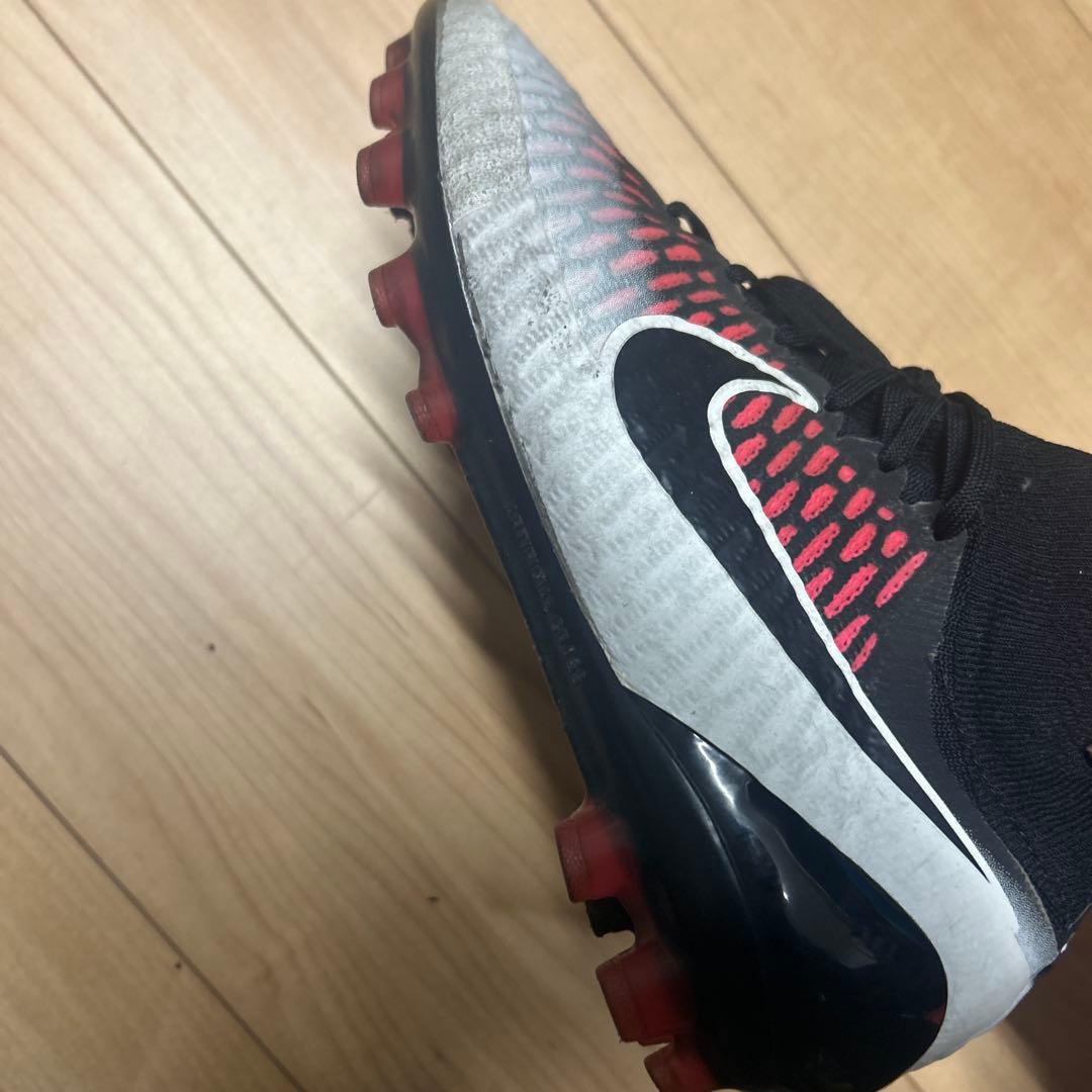 Nike マジスタオブラAG