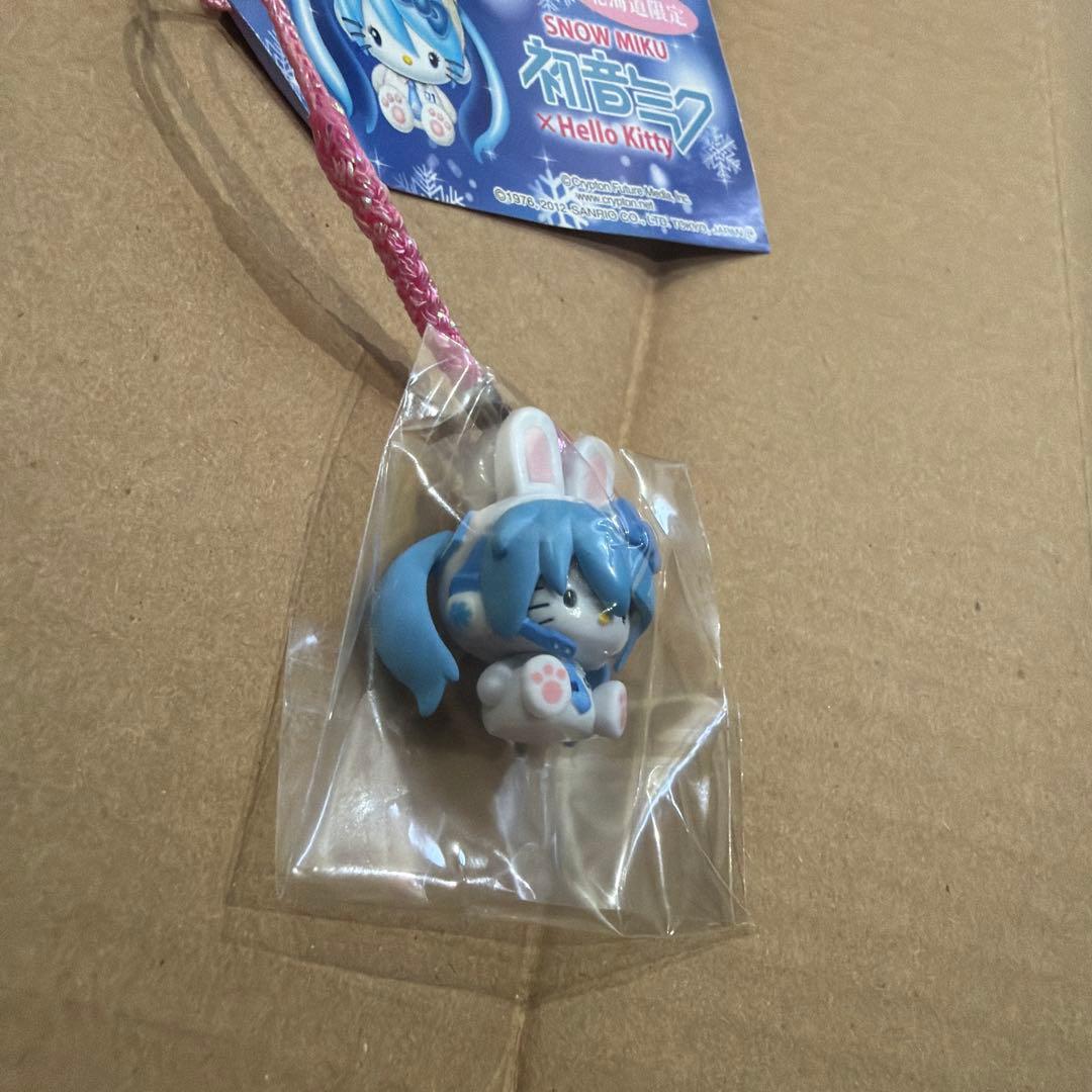 雪うさぎミク　北海道限定　根付け　ストラップ